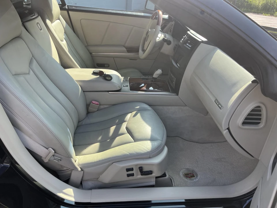 2006 Cadillac XLR - Image 20 of 31