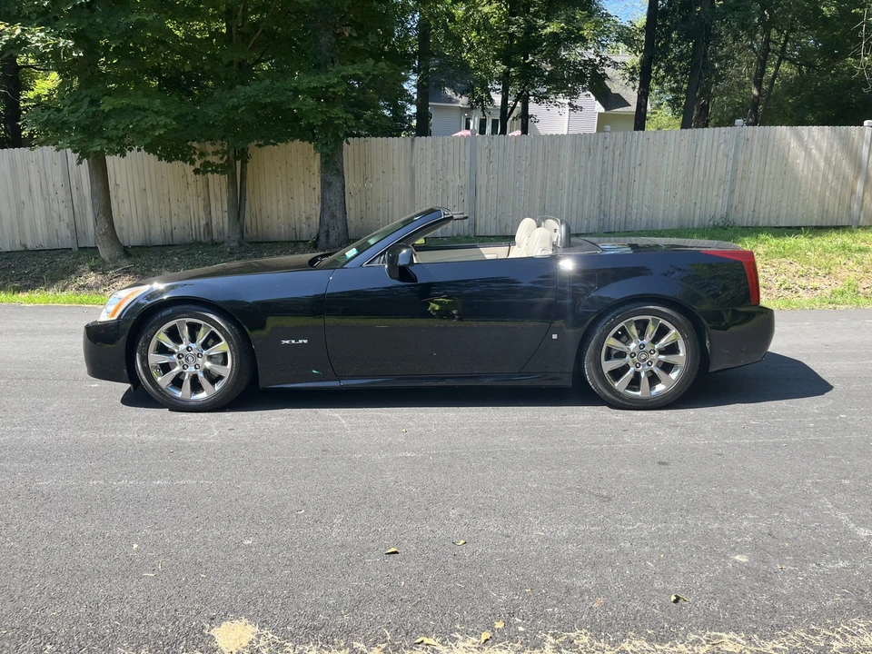 2006 Cadillac XLR - Image 5 of 31