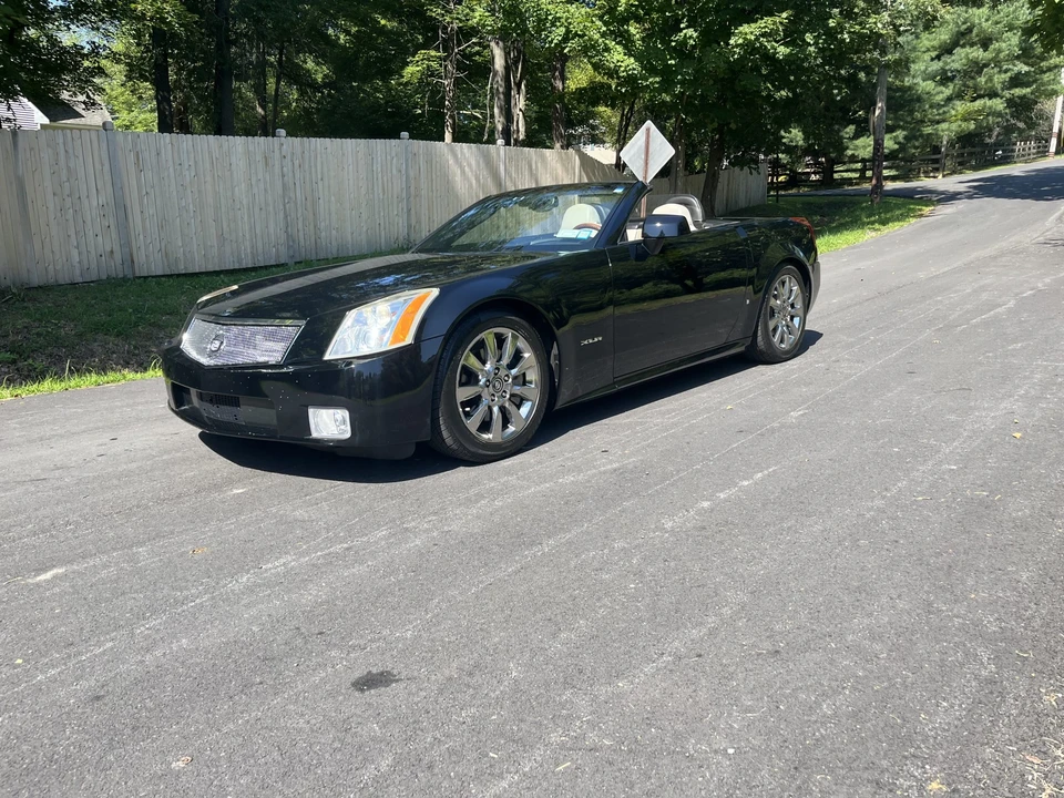 2006 Cadillac XLR - Image 2 of 31