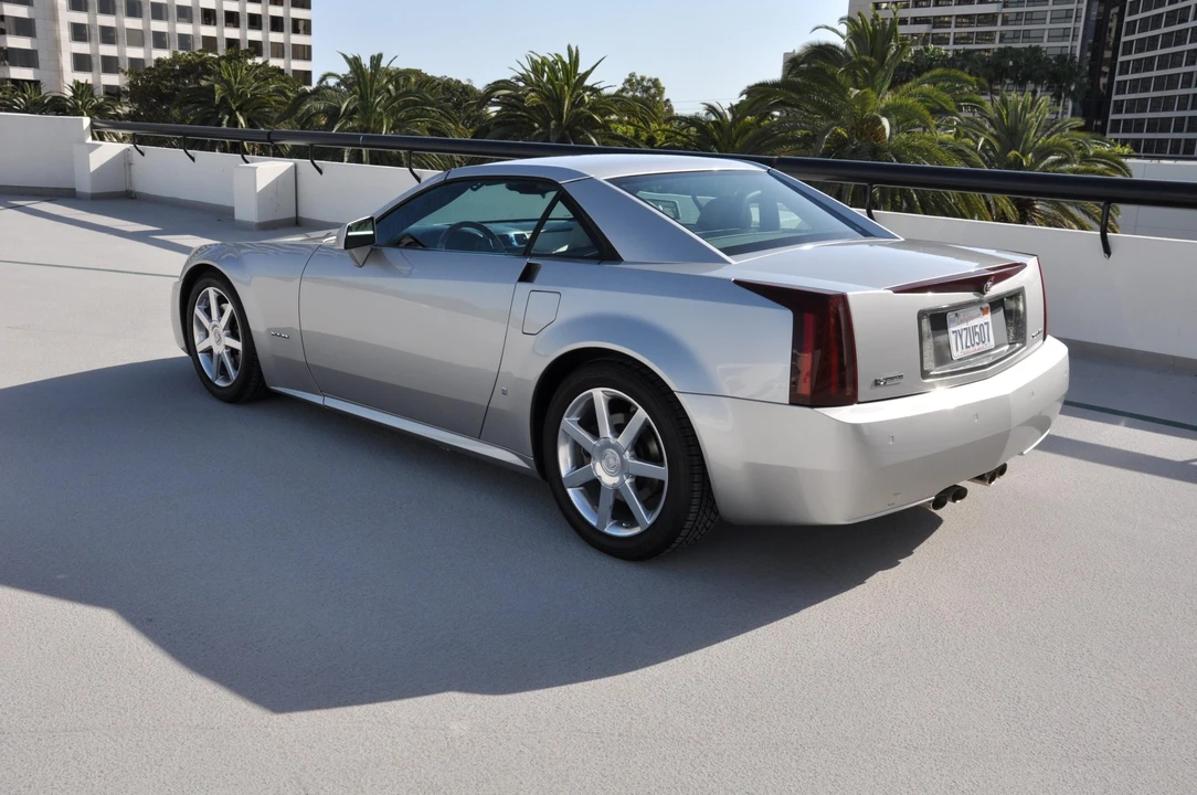 2006 Cadillac XLR - Image 25 of 31