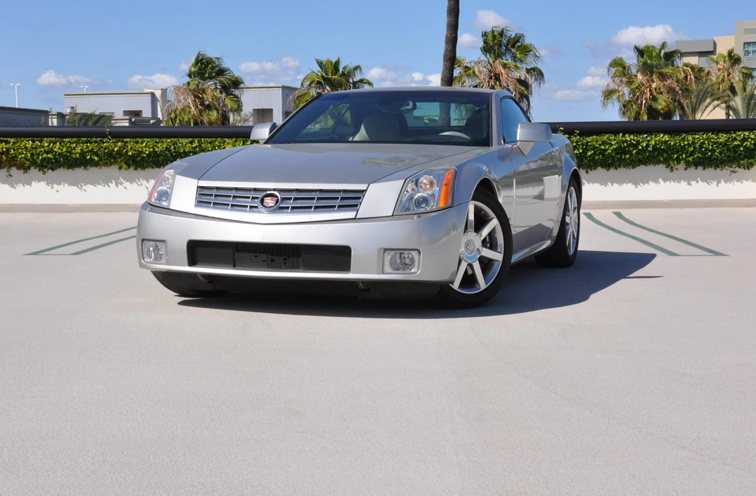 2006 Cadillac XLR - Image 12 of 31