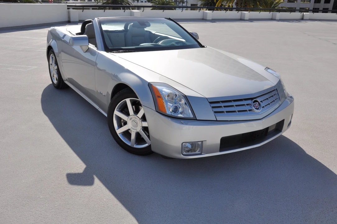 2006 Cadillac XLR - Image 5 of 31