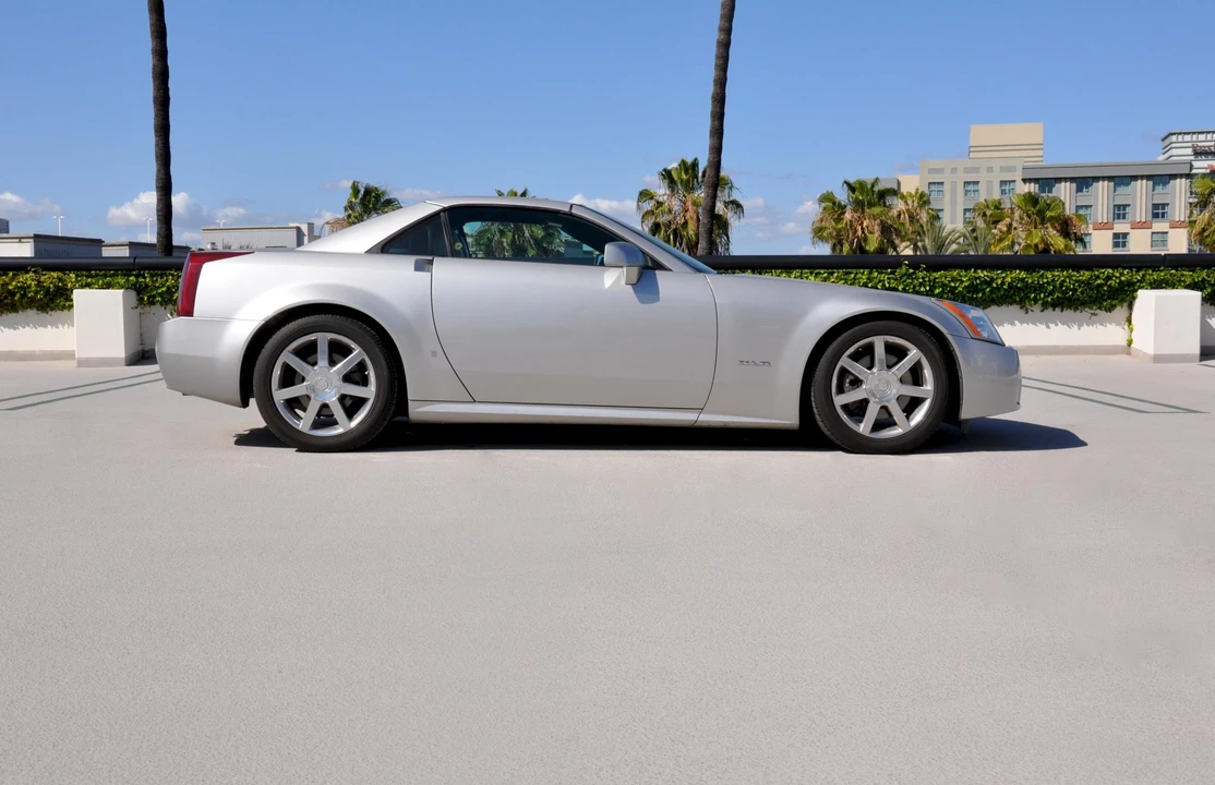 2006 Cadillac XLR - Image 18 of 31