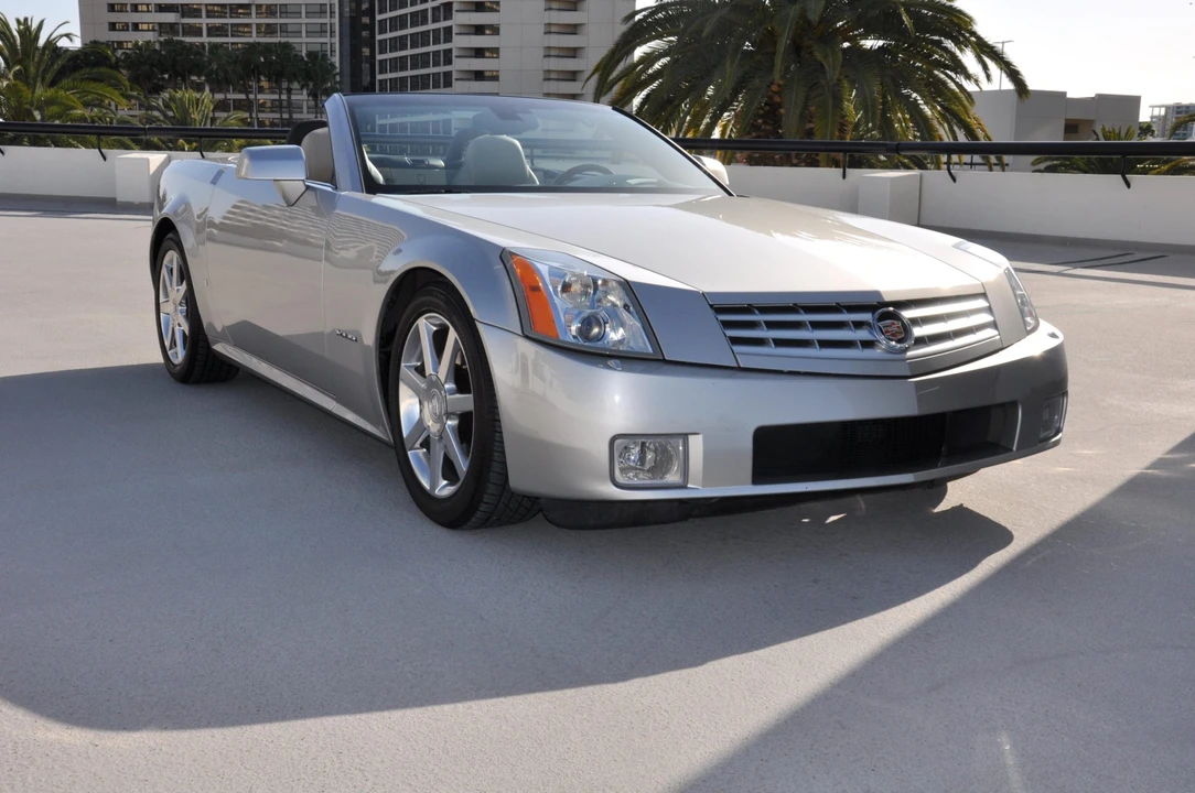 2006 Cadillac XLR - Image 6 of 31