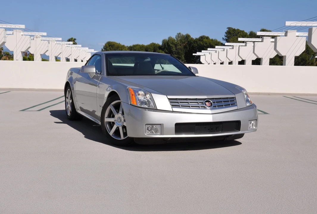 2006 Cadillac XLR - Image 15 of 31