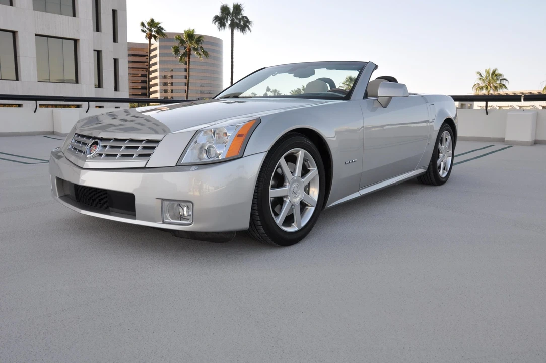 2006 Cadillac XLR - Image 2 of 31