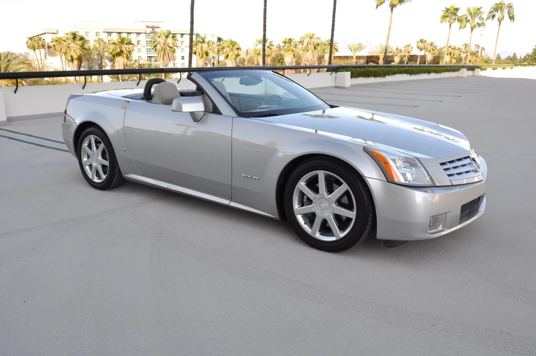 2006 Cadillac XLR - Image 8 of 31