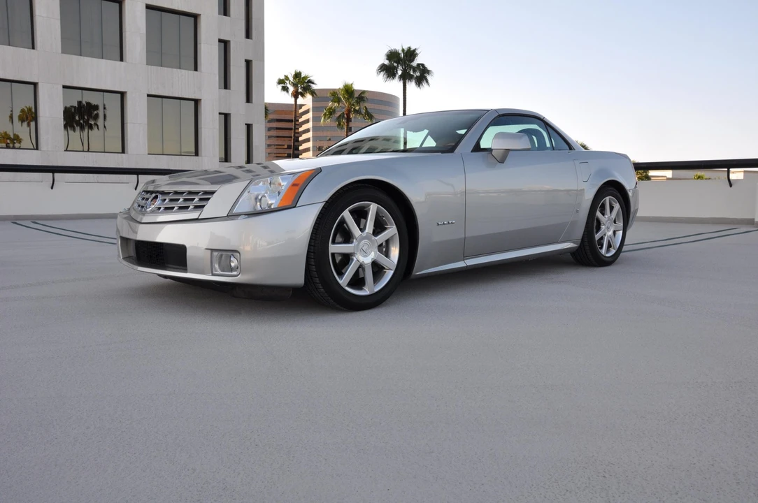 2006 Cadillac XLR - Image 29 of 31