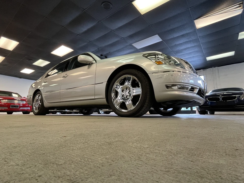 2006 Lexus LS 3rd Gen - Image 29 of 31