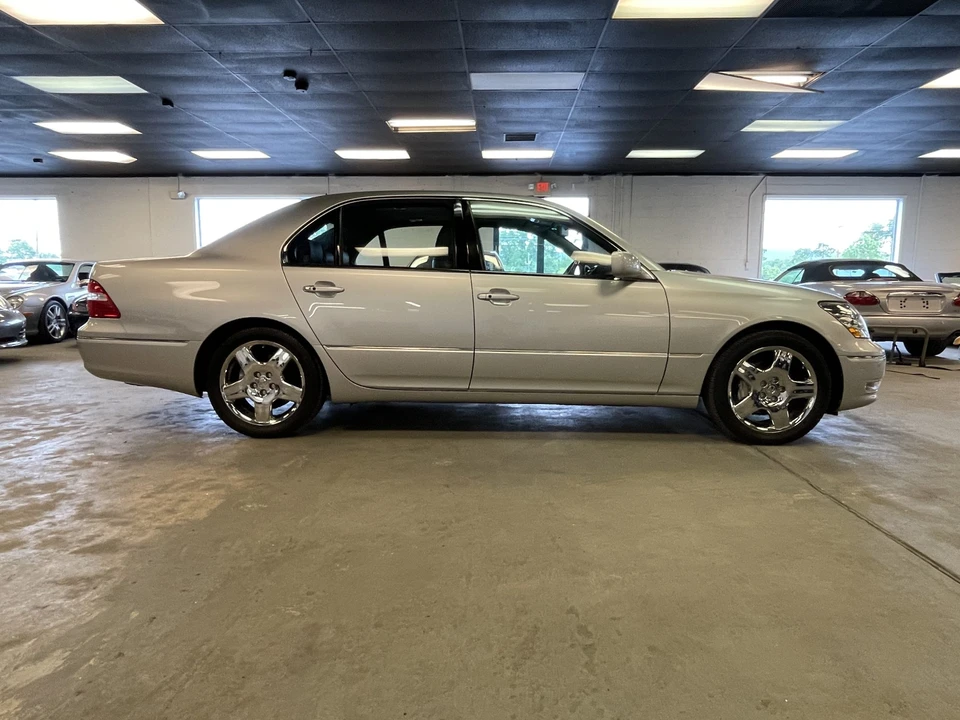 2006 Lexus LS 3rd Gen - Image 27 of 31