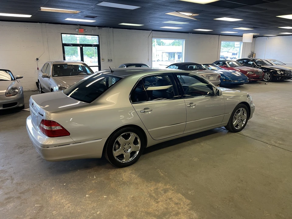 2006 Lexus LS 3rd Gen - Image 25 of 31
