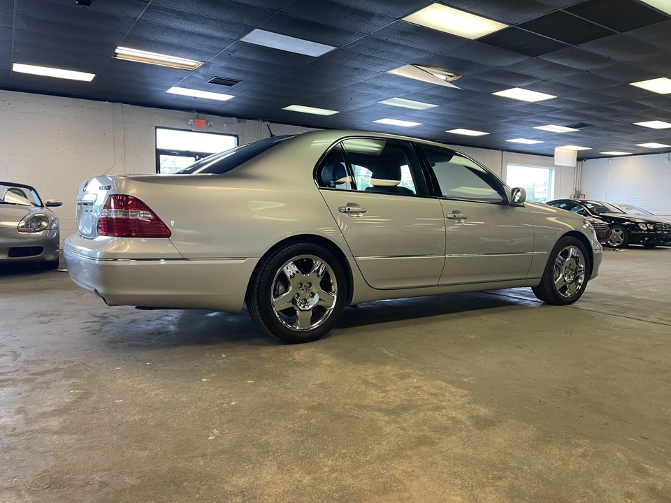 2006 Lexus LS 3rd Gen - Image 24 of 31