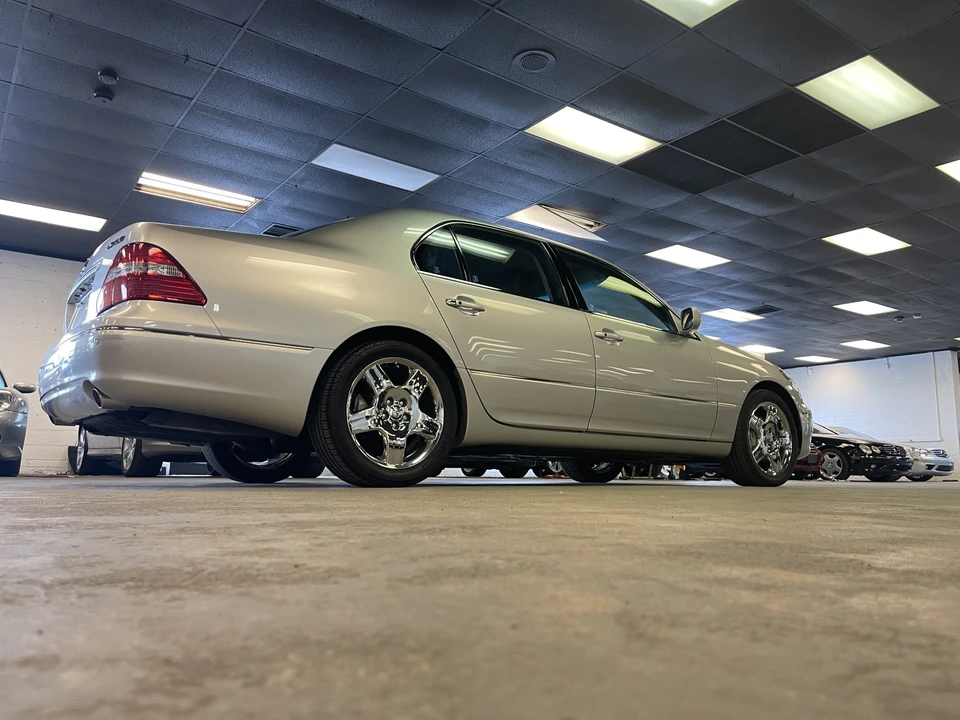 2006 Lexus LS 3rd Gen - Image 23 of 31