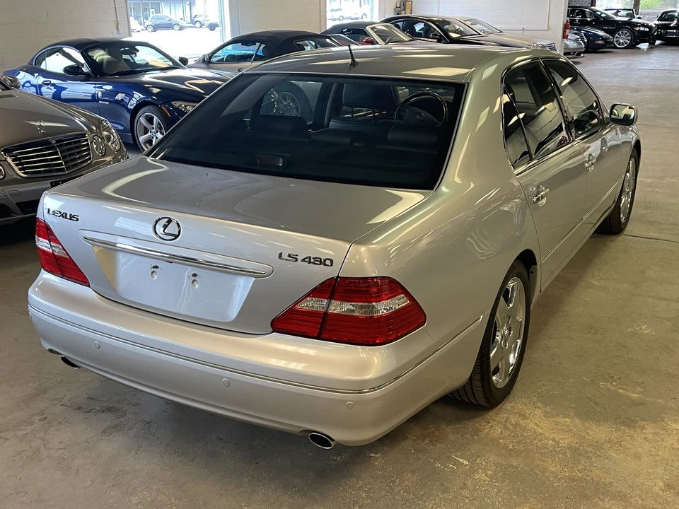 2006 Lexus LS 3rd Gen - Image 22 of 31