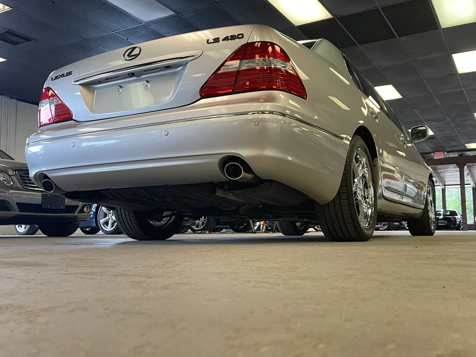 2006 Lexus LS 3rd Gen - Image 20 of 31