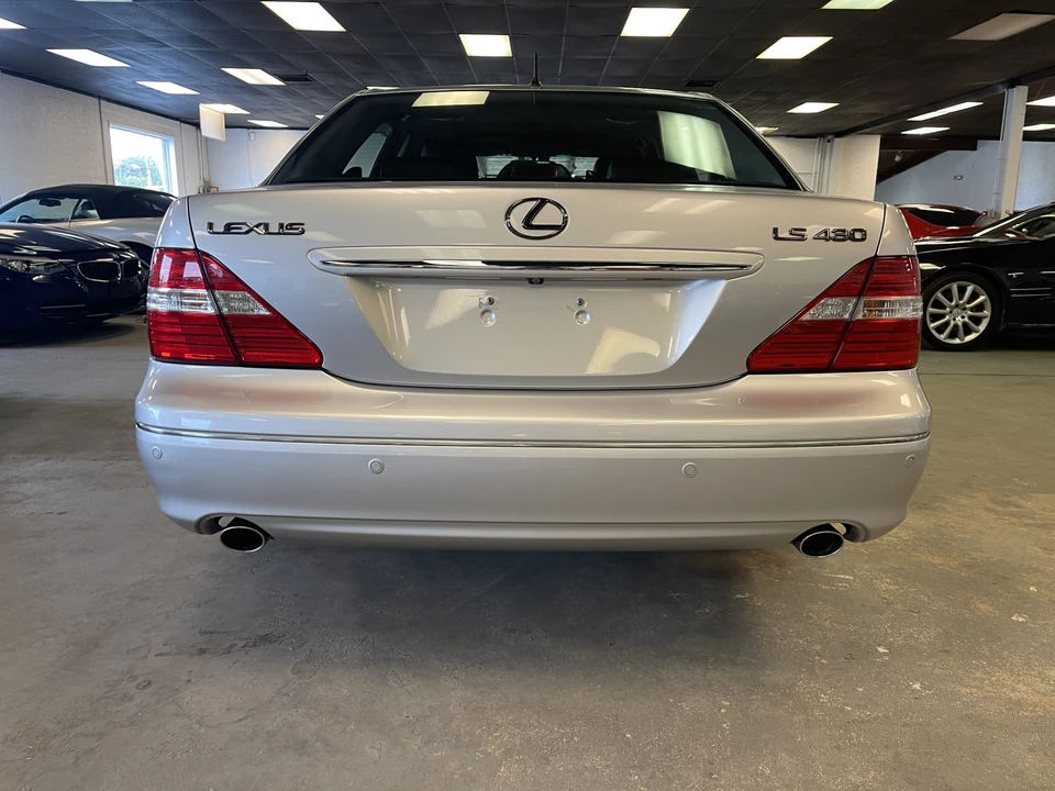 2006 Lexus LS 3rd Gen - Image 19 of 31