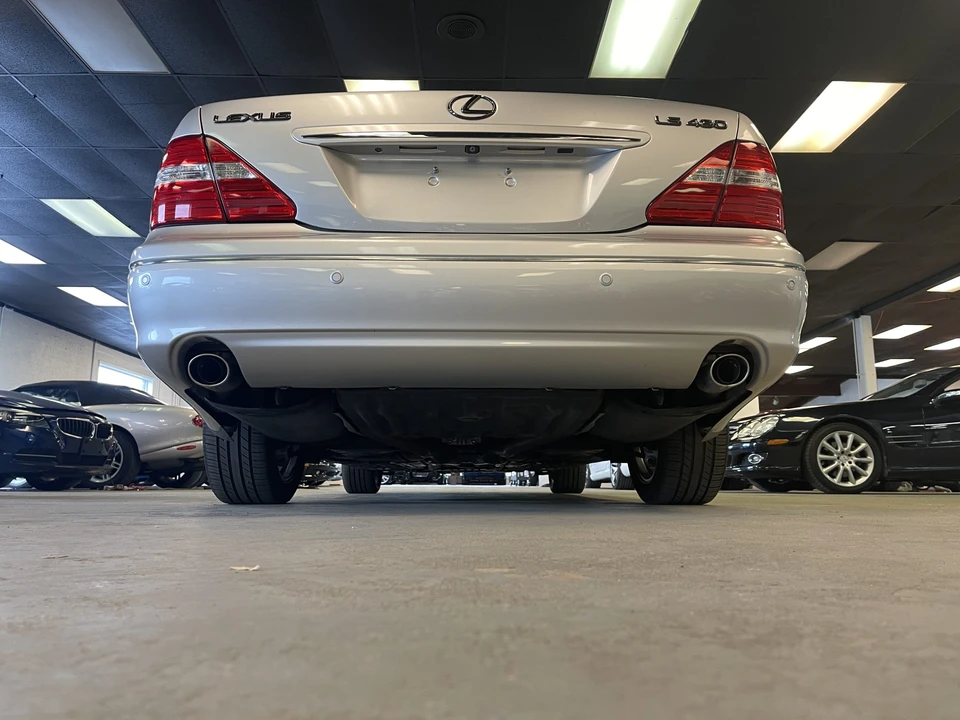 2006 Lexus LS 3rd Gen - Image 18 of 31