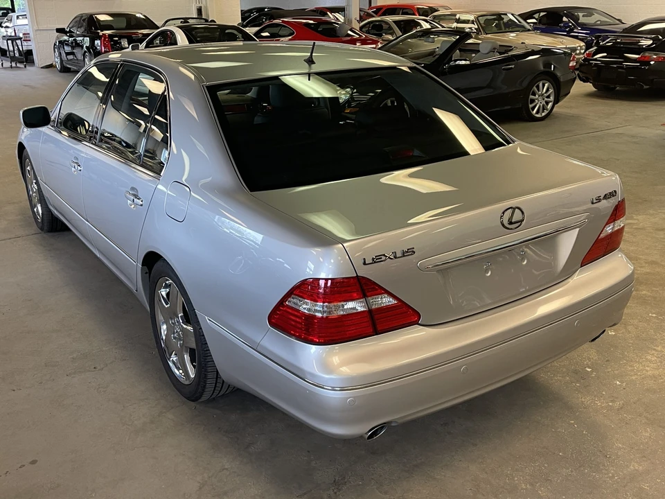 2006 Lexus LS 3rd Gen - Image 16 of 31