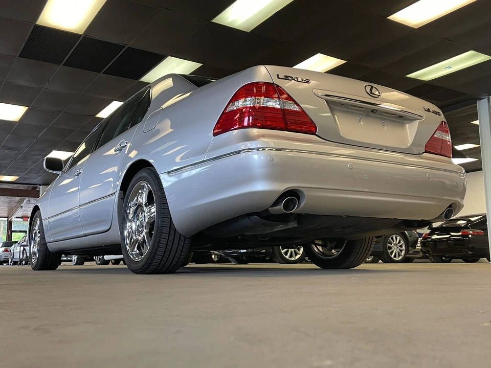 2006 Lexus LS 3rd Gen - Image 14 of 31