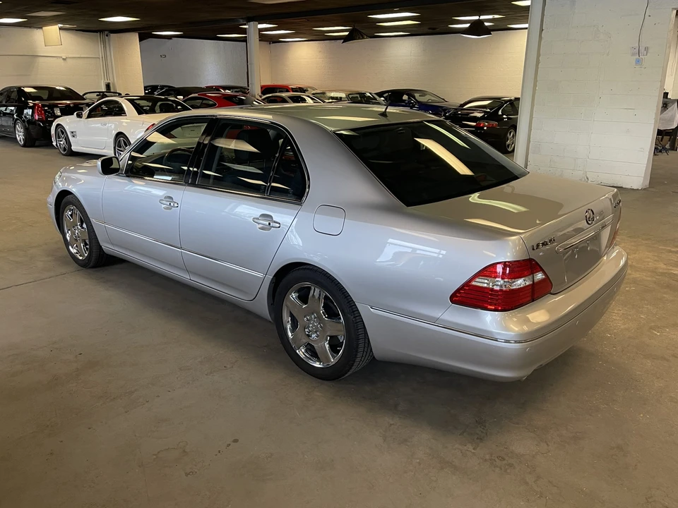 2006 Lexus LS 3rd Gen - Image 13 of 31