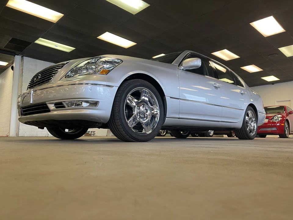 2006 Lexus LS 3rd Gen - Image 5 of 31