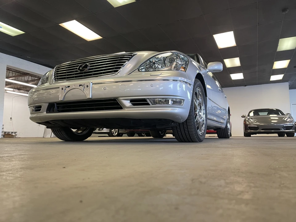 2006 Lexus LS 3rd Gen - Image 2 of 31
