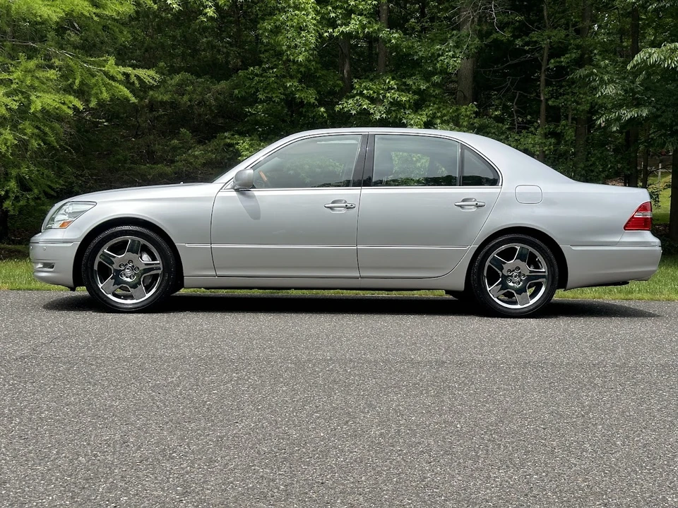 2006 Lexus LS 3rd Gen - Image 16 of 31