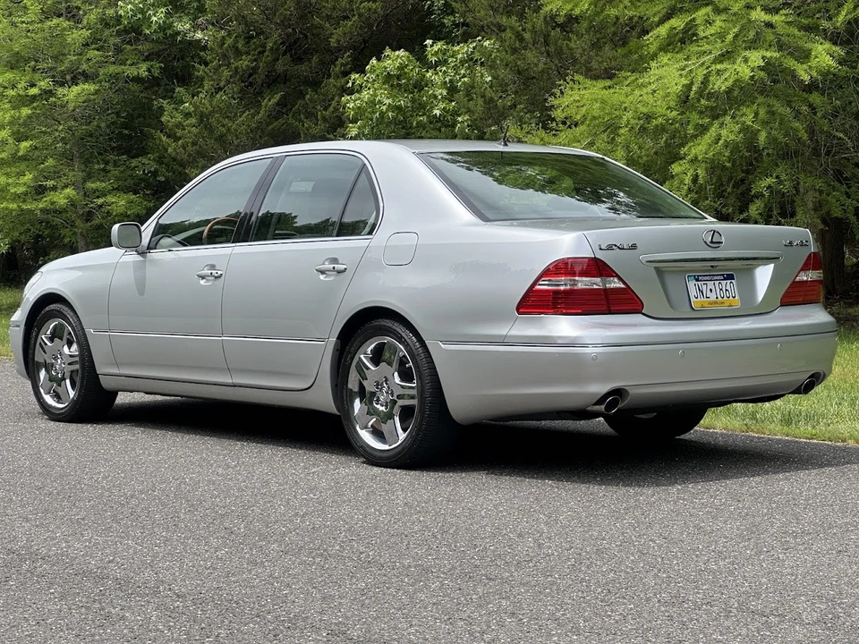 2006 Lexus LS 3rd Gen - Image 15 of 31