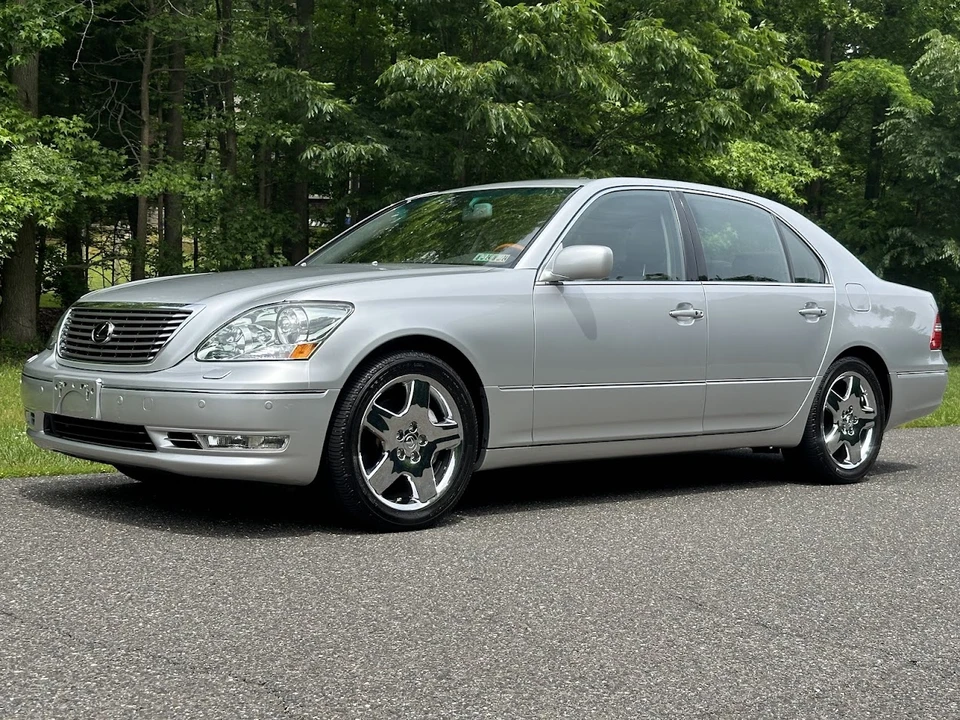 2006 Lexus LS 3rd Gen - Image 2 of 31
