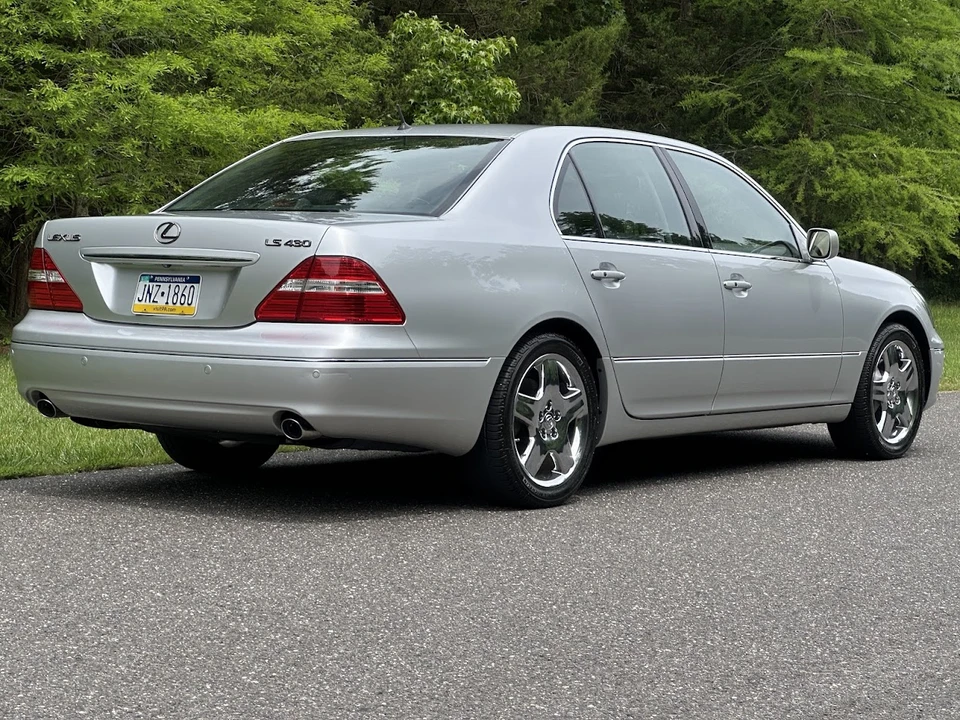 2006 Lexus LS 3rd Gen - Image 10 of 31