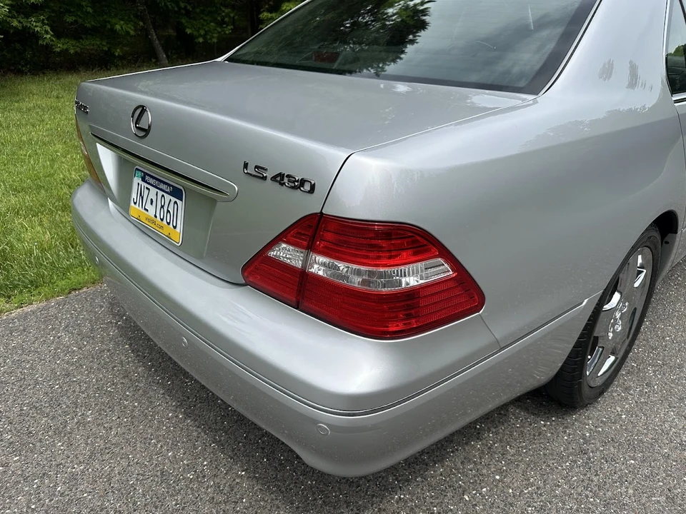 2006 Lexus LS 3rd Gen - Image 29 of 31