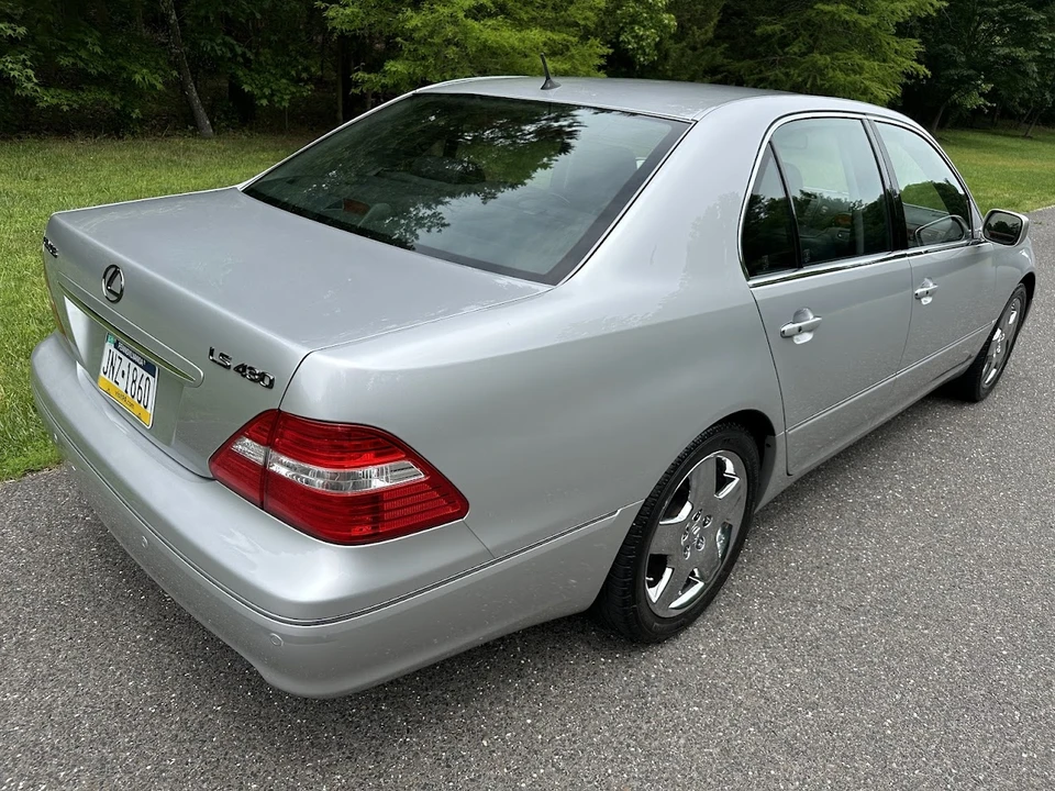2006 Lexus LS 3rd Gen - Image 11 of 31