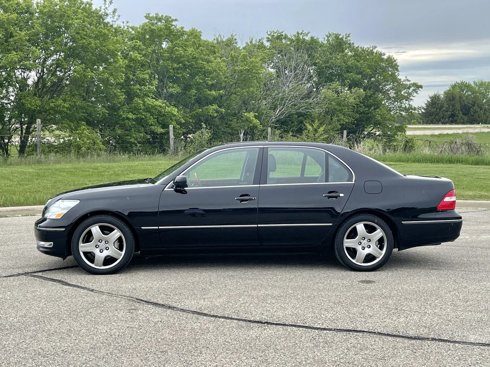 2006 Lexus LS 3rd Gen - Image 17 of 31
