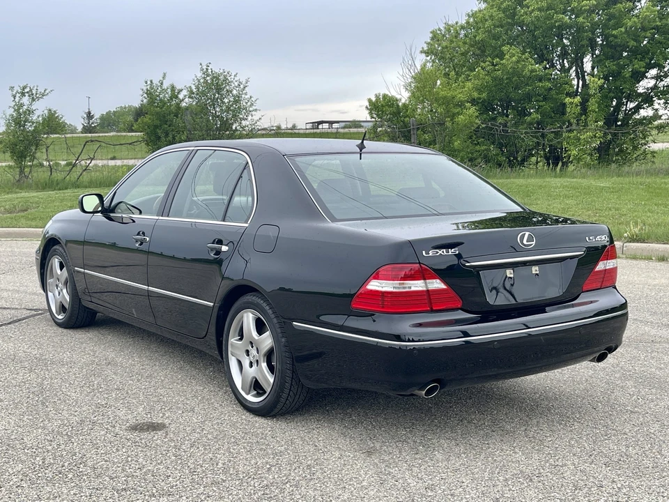2006 Lexus LS 3rd Gen - Image 16 of 31