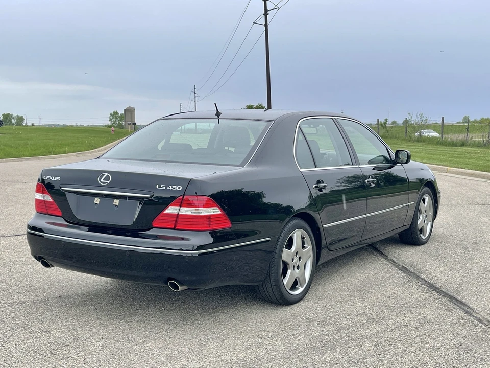 2006 Lexus LS 3rd Gen - Image 14 of 31