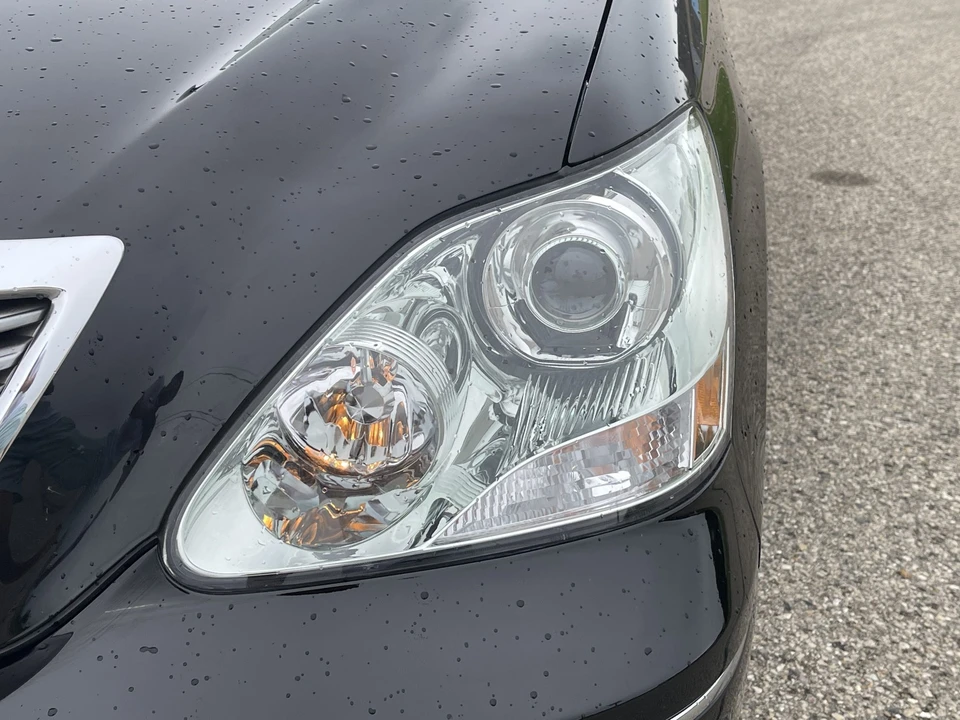 2006 Lexus LS 3rd Gen - Image 21 of 31