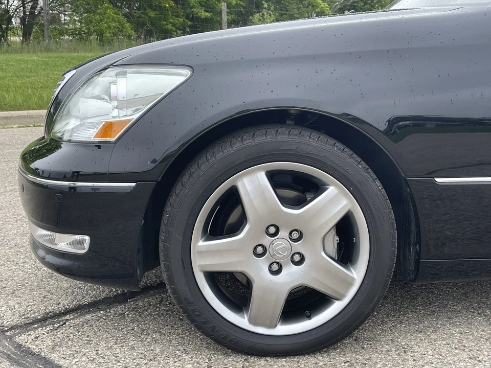 2006 Lexus LS 3rd Gen - Image 23 of 31