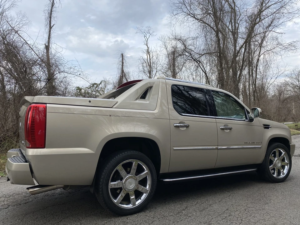 2007 Cadillac Escalade & EXT 3rd Gen - Image 6 of 31