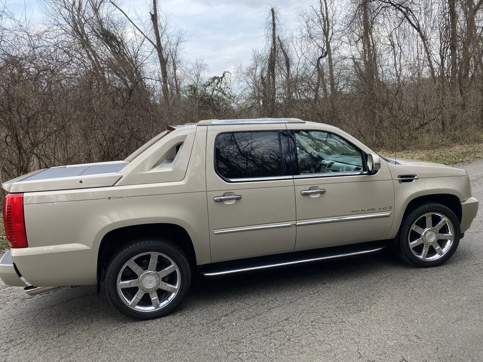2007 Cadillac Escalade & EXT 3rd Gen - Image 5 of 31