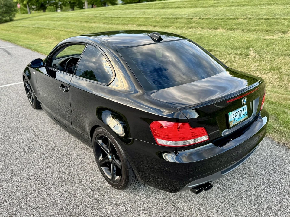2008 BMW E82 135i & 135is - Image 28 of 31