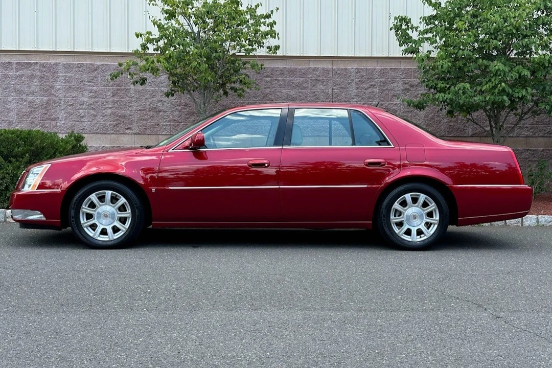 2008 Cadillac DTS - Image 14 of 31