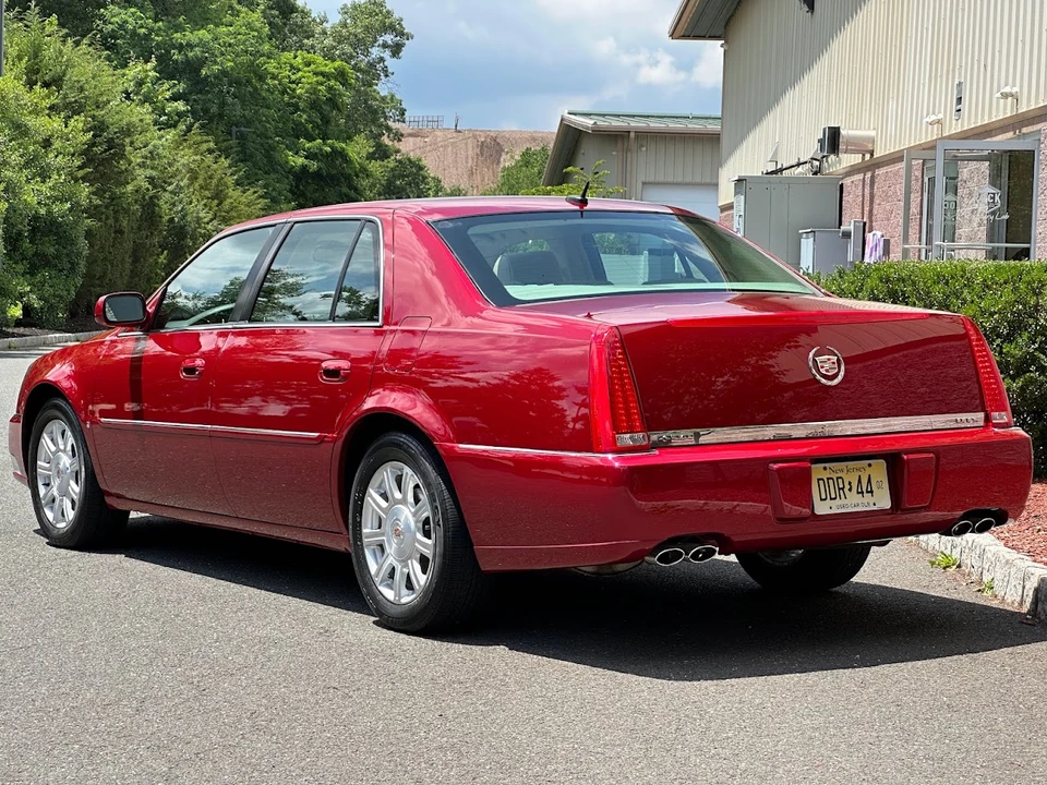2008 Cadillac DTS - Image 12 of 31