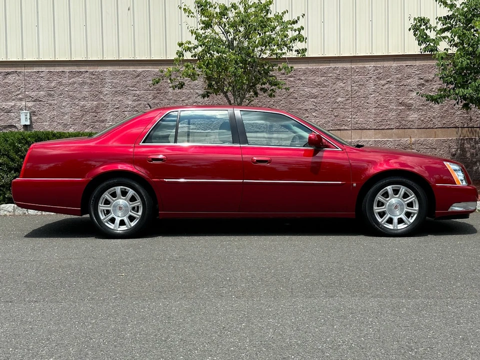 2008 Cadillac DTS - Image 5 of 31