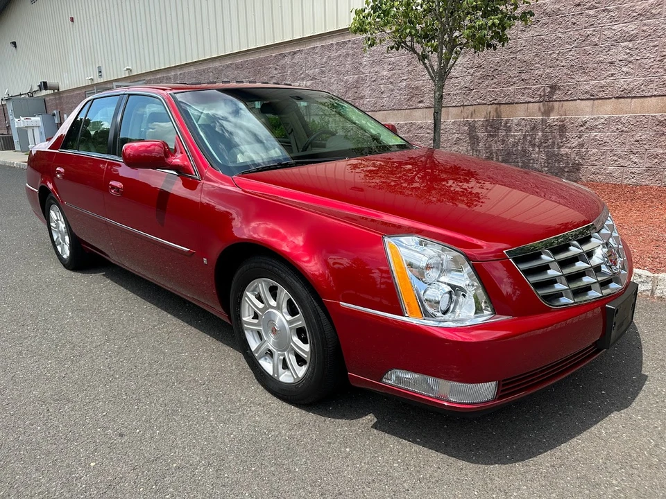 2008 Cadillac DTS - Image 3 of 31
