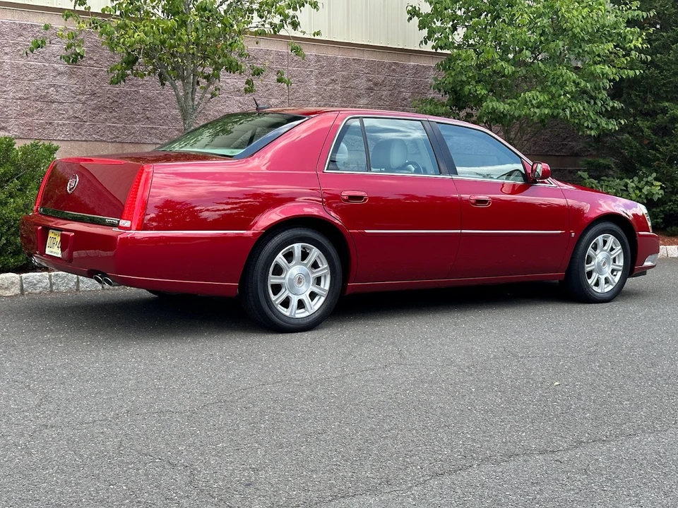 2008 Cadillac DTS - Image 6 of 31