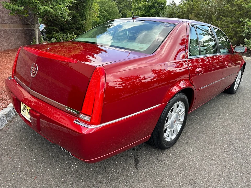 2008 Cadillac DTS - Image 8 of 31