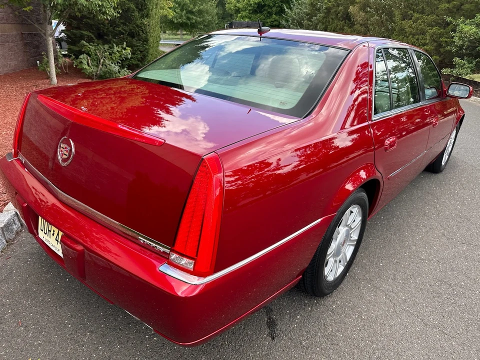 2008 Cadillac DTS - Image 9 of 31