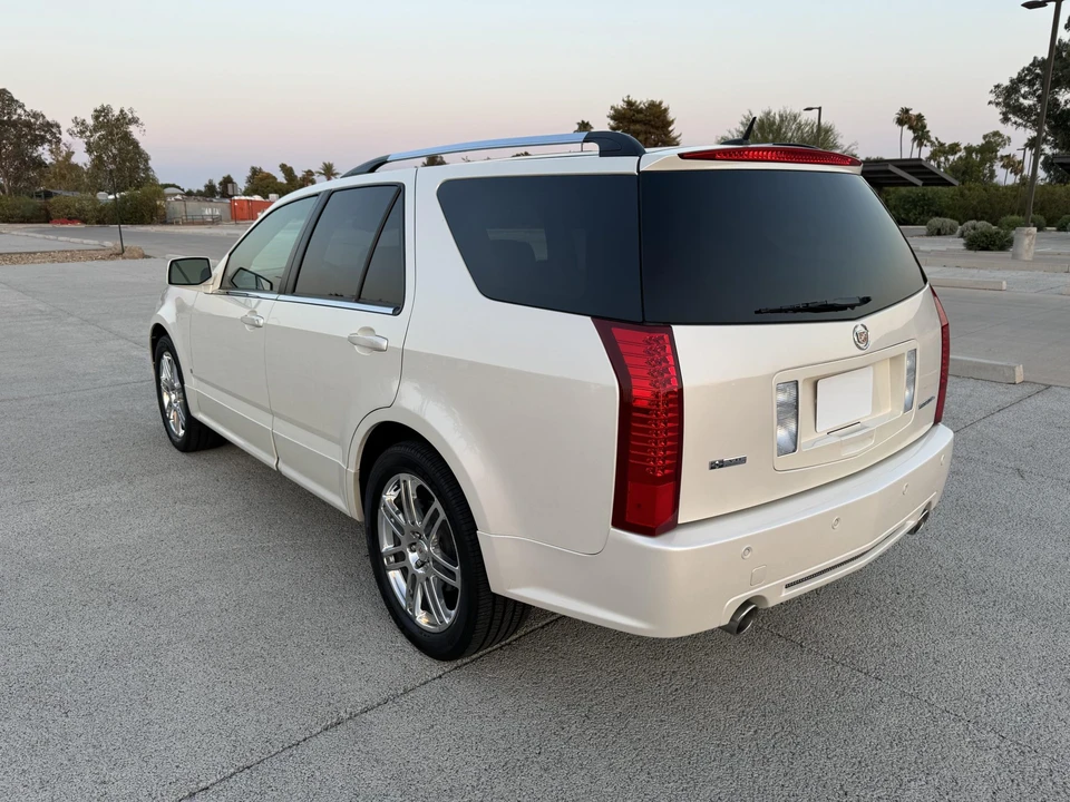 2008 Cadillac SRX - Image 24 of 31