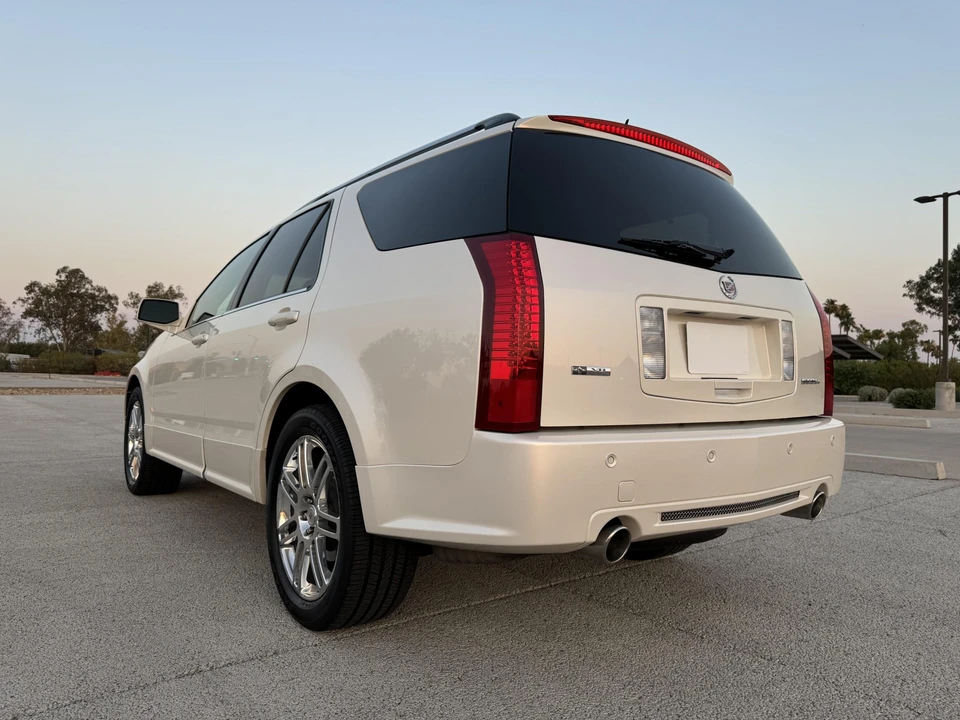 2008 Cadillac SRX - Image 27 of 31