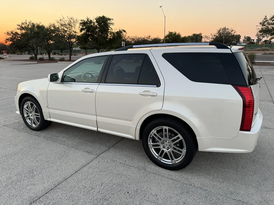 2008 Cadillac SRX - Image 18 of 31